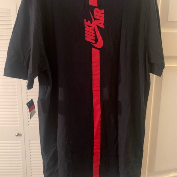 BLACK NIKE AIR TEE SHIRT, Size Large NWT, Never worn. - Picture 2 of 5